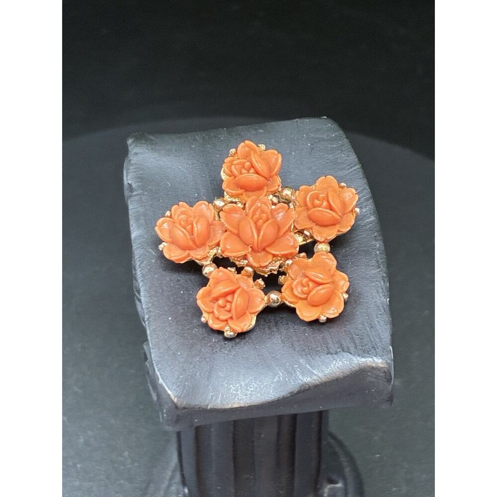 Vintage Coro Coral Rose Brooch Gold Tone Floral Cluster Pin Mid Century - Picture 4 of 5